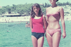 1966-Hvar-sestre