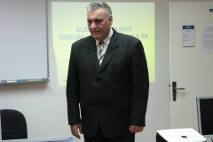 8-prof._dr_bozidar_radenkovic_najavljuje_predavanje