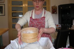 Сејање брашна од кривака 02-05-2011